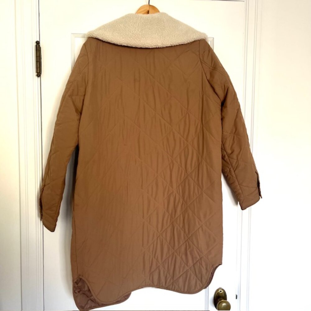 Quilted Camel Mid-length Coat with Shearling Collar | Size Medium - Picture 6 of 13
